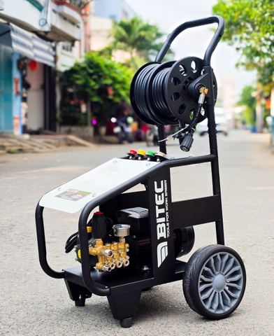 Máy xịt rửa (Ty 14mm) BITEC BT3914 3900W