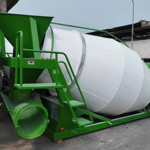 Bồn trộn bê tông tươi Lạc Hồng LHA8 Diesel 58Hp 4 máy 8 khối