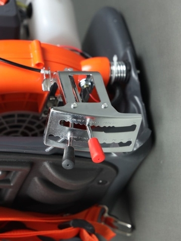 Máy xạ phân 2 thì Huspanda HMP530I