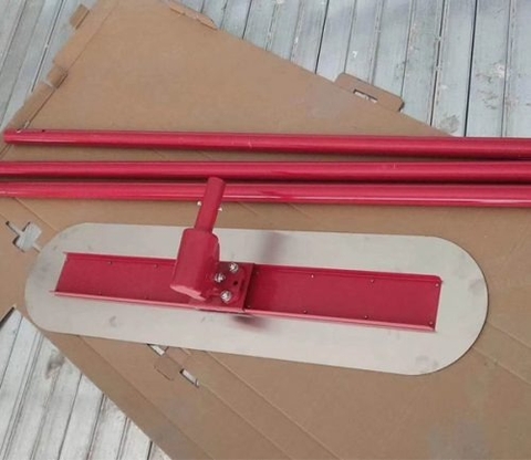 Thước gạt bê tông chạy pin