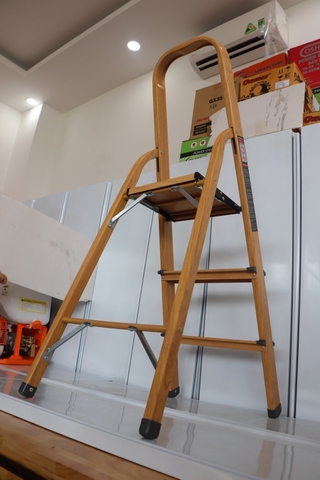 Thang nhôm xếp Oshima TG3 Màu gỗ (ghế -3 bậc)