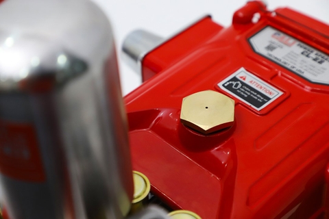 Đầu phun áp lực chất lỏng CALI CL-22 1.0HP Đỏ (hoạt động bằng sức kéo động cơ)