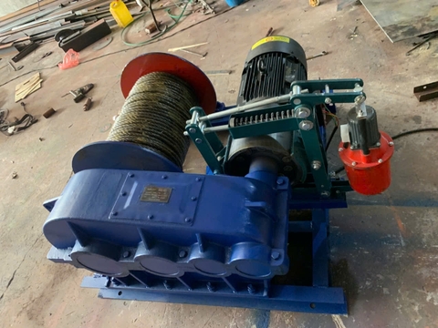 Tời kéo mặt đất SANKYSU JK1 1 tấn 150m 380V nhanh