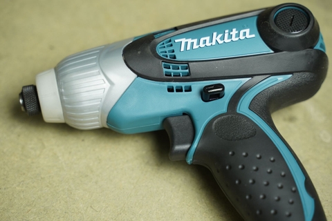Máy Vặn Vít Cầm Tay Makita TD0101 230W