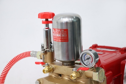 Đầu phun áp lực chất lỏng CALI CL-30TH 2.0HP Đỏ (hoạt động bằng sức kéo động cơ)