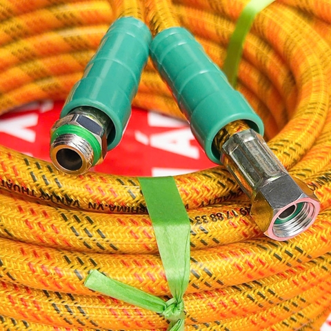 Ống nhựa PVC CALI 8.5mm x 10m Vàng