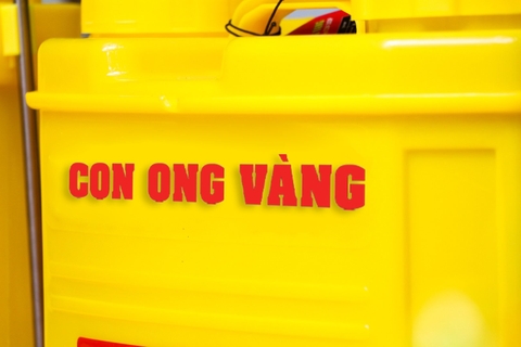 Máy phun thuốc trừ sâu, côn trùng điện Con Ong Vàng COV-20-ắc quy 12V8Ah