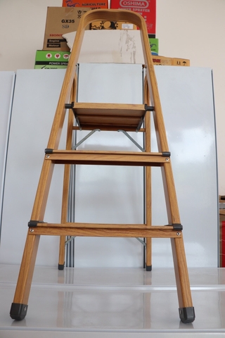 Thang nhôm xếp Oshima TG3 Màu gỗ (ghế -3 bậc)