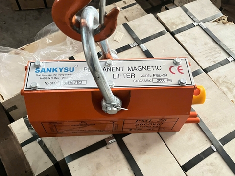 Nam châm nâng tay gạt PML-6 600kg