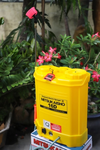 Máy phun thuốc trừ sâu, côn trùng điện Mitsukaisho 16D Vàng Bình ắc qui 12V8Ah