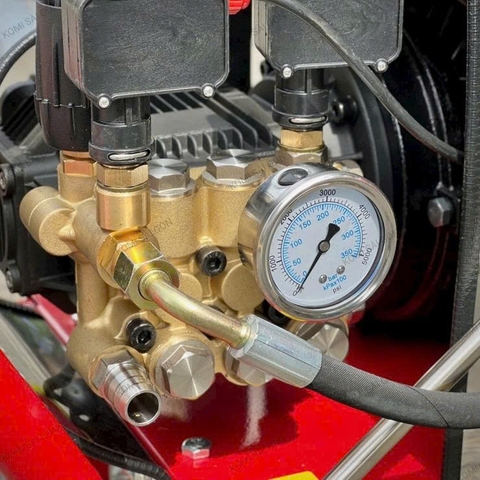 Máy xịt rửa công nghiệp 4.0kW DDeko DK-X40 xe đẩy