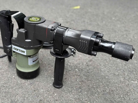 Máy đục bê tông 17mm Dekton DK-HD0811XPRO