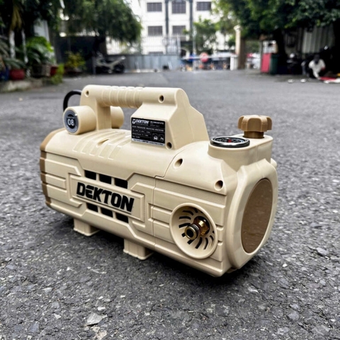 Máy rửa xe 1350W Dekton DK-CWR3001VTG (màu be)
