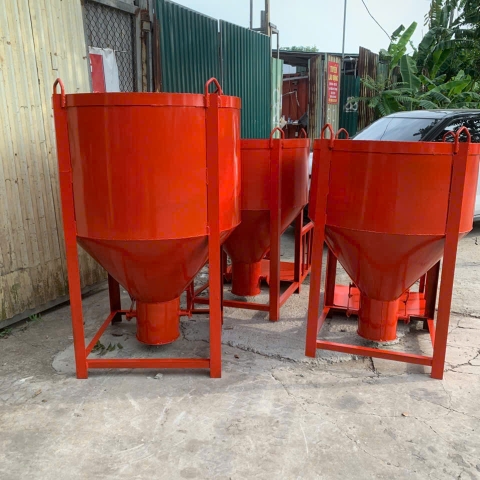 Phễu đổ bê tông Lam Hồng 0.6 khối không lan can