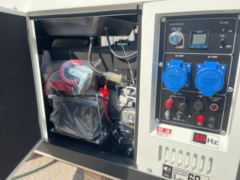 Máy phát điện chạy dầu 9KW TTPRO TT-9800SE 220V