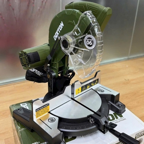 Máy cắt nhôm curoa Dekton DK-CN250XCR đường kính lưỡi 255mm, công suất 1800w