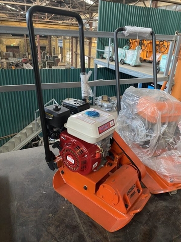 Máy Đầm Bàn Chạy Xăng Niki 200