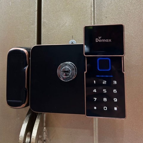 Top 5 Khoá Vân Tay Cửa Cổng Giá Tốt – Chống Nước, Bền Ngoài Trời