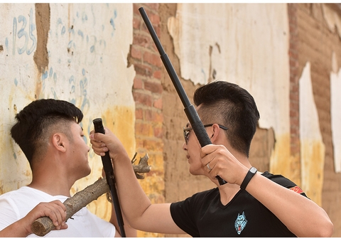 Sử Dụng Baton Để Phòng Vệ là Hợp Pháp và An Toàn