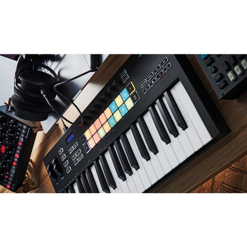 Novation Launchkey 37 MK3 Keyboard Controller