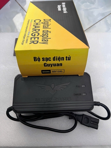 Sạc 4 bình nhỏ