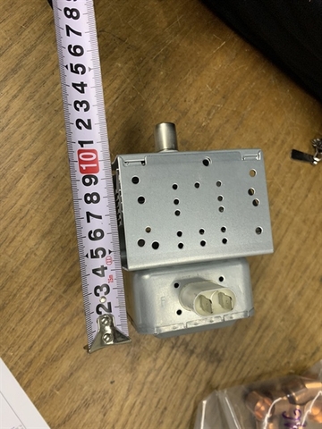 Đèn Lò Vi Sóng Chân Liền Lệch Hướng Loại Lớn