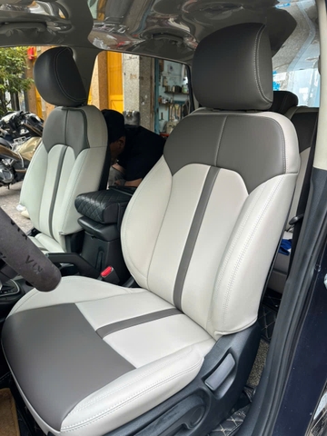 Xe KIA Rondo bọc da Nappa Ý cao cấp kem xám