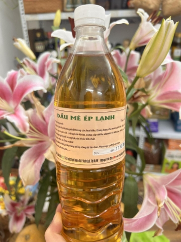 Dầu mè đen ép lạnh chai 1 lit