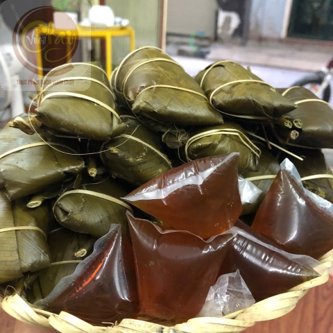 Bánh tro set 10 chiếc kèm mật