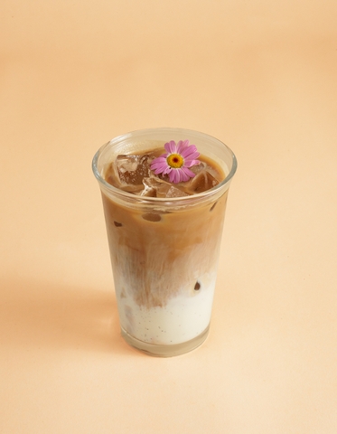 Cà phê sữa tươi pha máy Là Lá