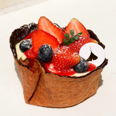 Bánh Dâu trà Shan Tuyết Ốc Quế