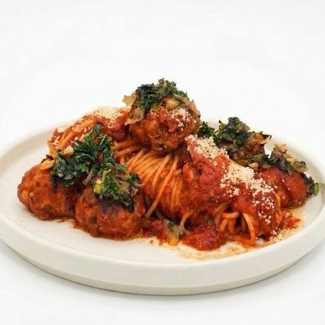 Mì Ngô Thịt Viên Lá Lốt Sốt Cà - Corn Noodles with Lolot Meatballs in Tomato Sauce