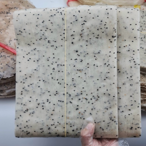 (702) 100g Bánh Tráng Mè Đen