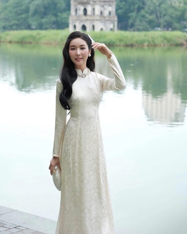 Áo Dài Gấm Bạch Phượng Cao Cấp Nữ Kèm Quần Lụa Ngọc Trai Thiết Kế Sang Trọng Dáng Dài Quý Phái Tết 2026 Chụp Ảnh