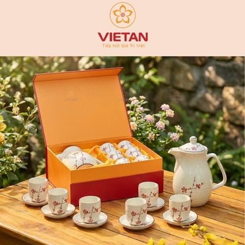 Bộ ấm tích sứ trắng họa tiết hoa đào đỏ vẽ tay Bát Tràng