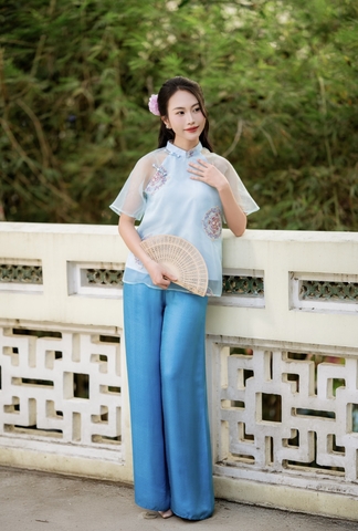 CHICATIQUE Áo Tơ Hoa