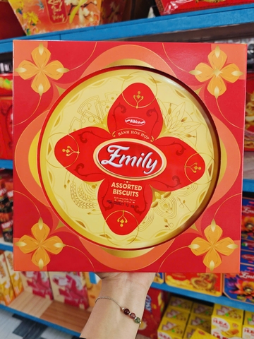 Bánh Hỗn Hợp Emily Hộp Đỏ 300g – Bánh Quy Bơ Thơm Ngon, Thiết Kế Sang Trọng May Mắn Cho Giỏ Quà Tết Và Biếu Tặng