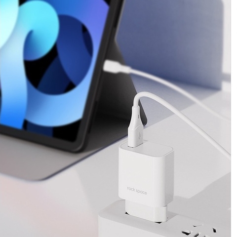 Củ sạc nhanh Rockspace T48 Pro 1 cổng USB 18W hỗ trợ sạc nhanh cho Samsung, Huawei,Oppo,Vsmart - Hàng chính hãng