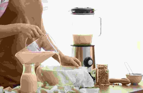 Cách làm sữa hạt bằng máy xay sinh tố đơn giản