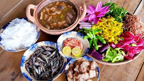 Cách nấu lẩu mắm cá linh chuẩn vị, đậm đà miền Tây