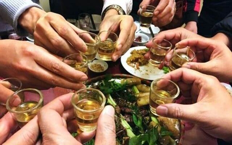Sao Việt hưởng ứng thông điệp: Tết đến nơi rồi, đừng nhậu nhẹt gì nữa, về nhà vào bếp với vợ thôi.