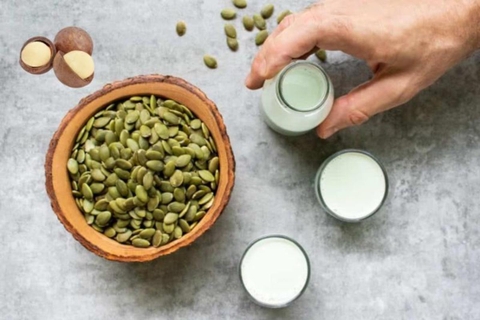 2 cách làm sữa hạt bí xanh bổ dưỡng cho cả gia đình