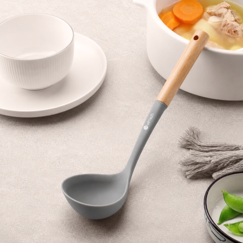 Muôi canh silicone cán gỗ Elmich Daily