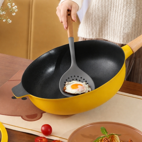 Muôi vớt silicone cán gỗ Elmich Daily