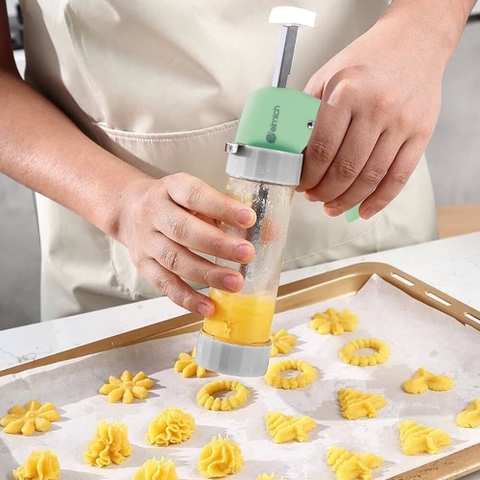 Bộ dụng cụ làm bánh quy 20 món Elmich EL0116BO13