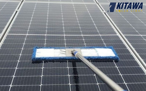 Dịch vụ vệ sinh tấm Pin năng lượng mặt trời uy tín, chất lượng