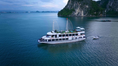 SONATA CRUISE 소나타 하롱베이 고급 크루즈 (리무진/ 버스- 입장권- 가이드- 중식 포함)