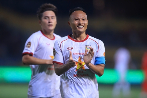 Trọng Hoàng và hành trình 21 mùa V.League: Đôi chân chưa chịu dừng lại