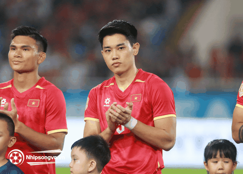HLV Kim Sang-sik chỉ ra điểm chưa hài lòng sau trận hòa Singapore, tuyển Việt Nam rơi xuống thứ 3 bảng A