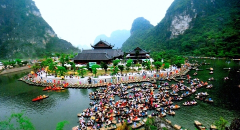 HƯỚNG DẪN DU LỊCH NINH BÌNH TỰ TÚC: KHÁM PHÁ CỐ ĐÔ KỲ VĨ & THIÊN NHIÊN THƠ MỘNG